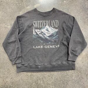 Grey Switzerland lake geneva crewneck size m